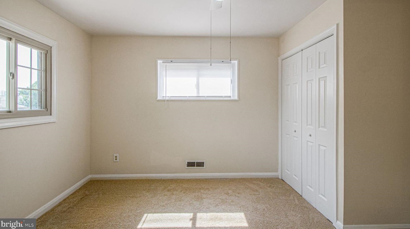 910 Prestwood Rd, Baltimore MD  21228-1223 exterior
