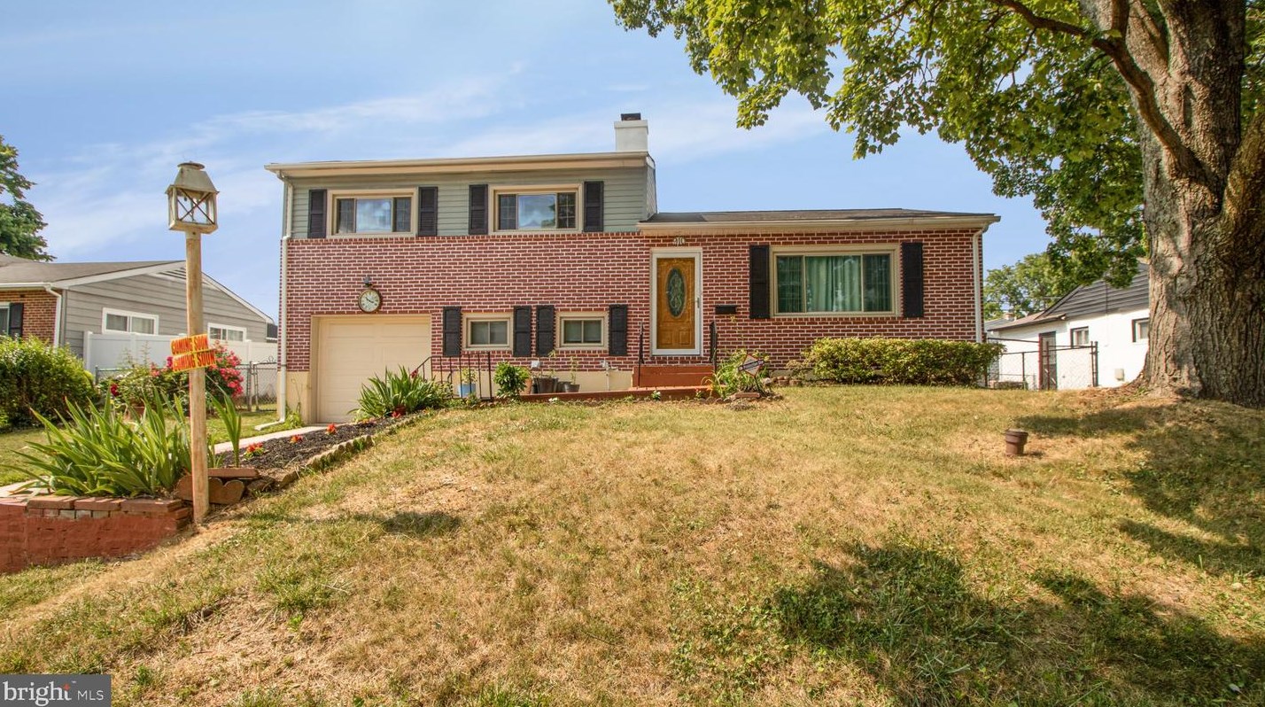 910 Prestwood Rd, Baltimore MD  21228-1223 exterior