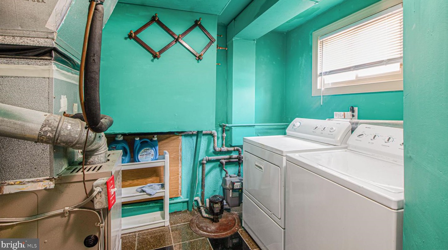 910 Prestwood Rd, Baltimore MD  21228-1223 exterior