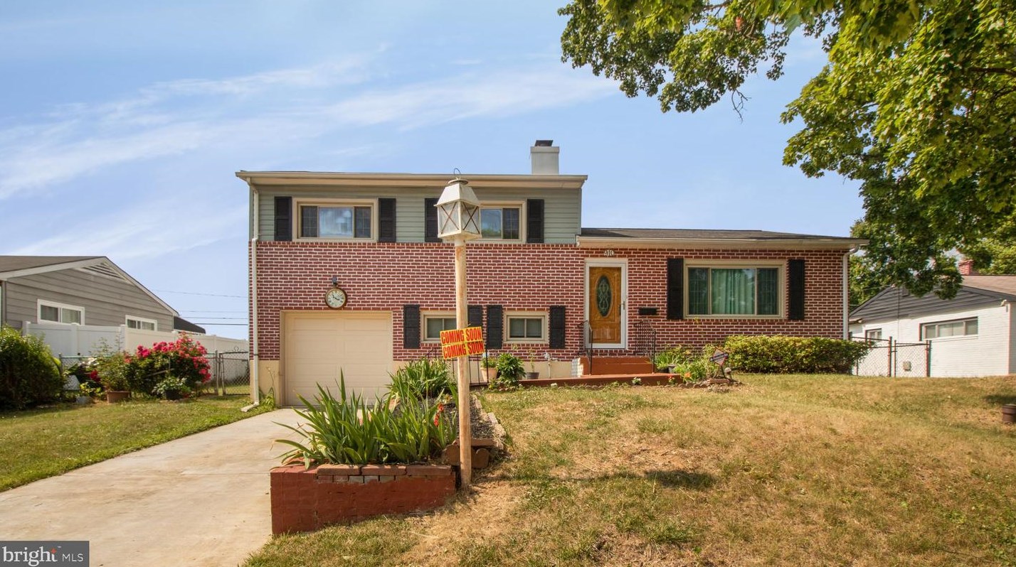 910 Prestwood Rd, Baltimore MD  21228-1223 exterior