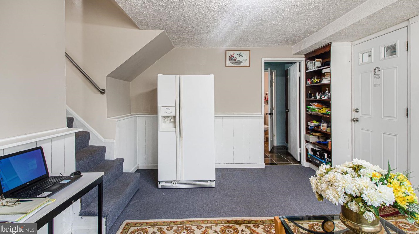 910 Prestwood Rd, Baltimore MD  21228-1223 exterior