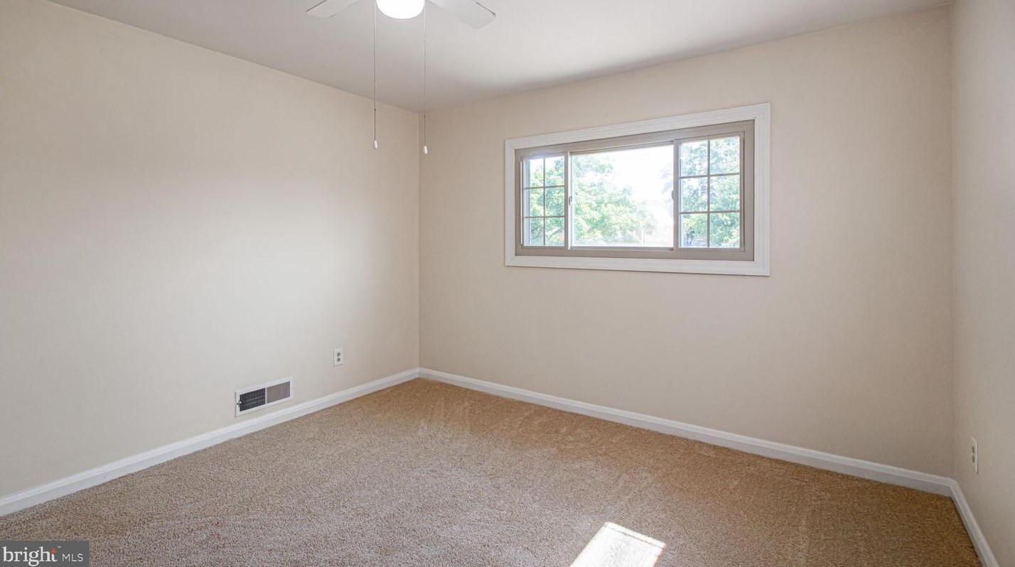 910 Prestwood Rd, Baltimore MD  21228-1223 exterior