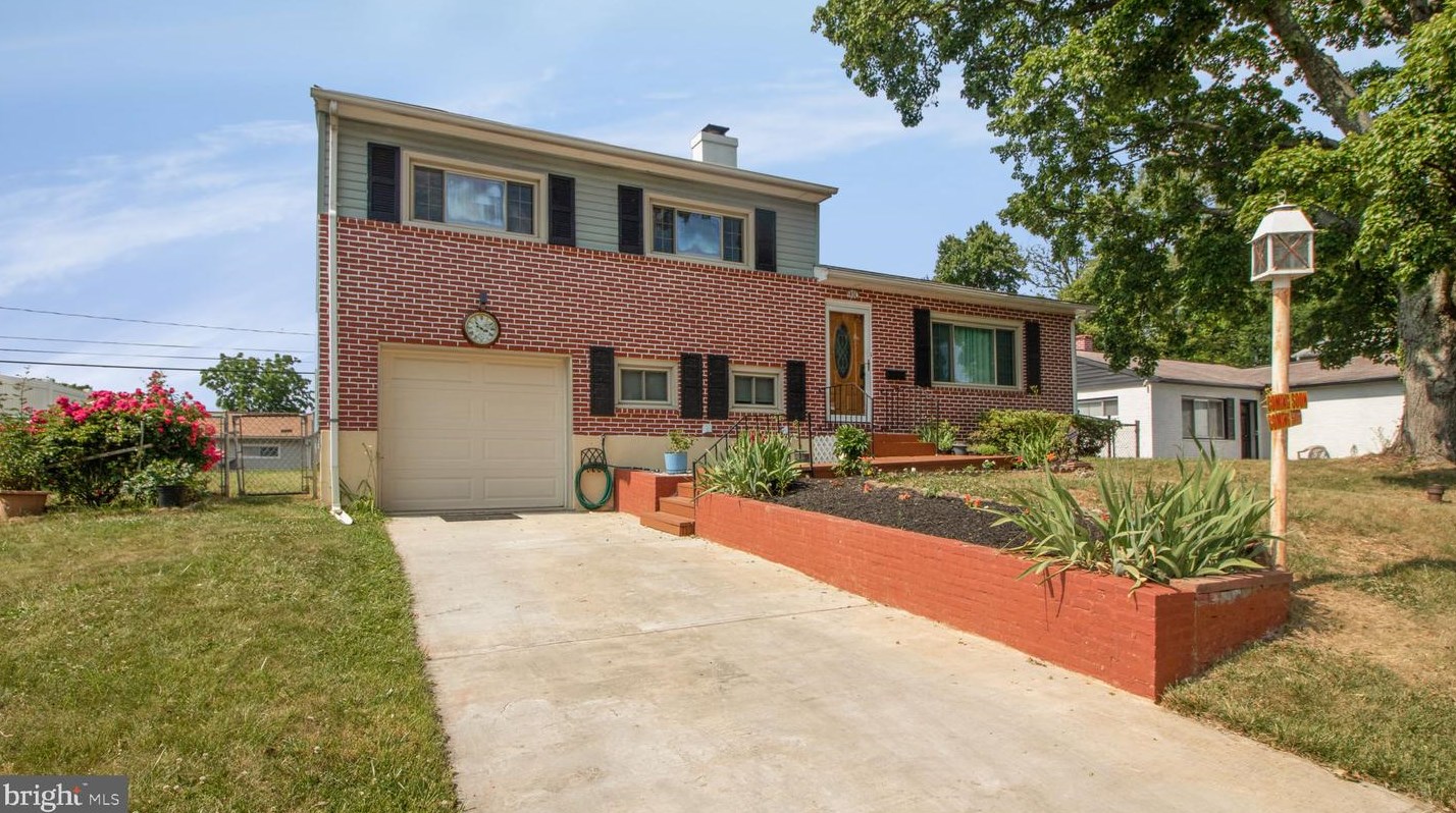 910 Prestwood Rd, Baltimore MD  21228-1223 exterior