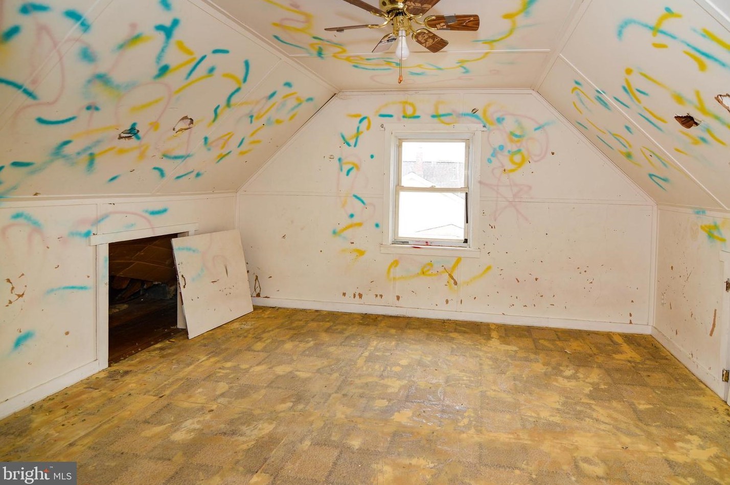 33 Avenal Rd, Baltimore MD  21221-7005 exterior