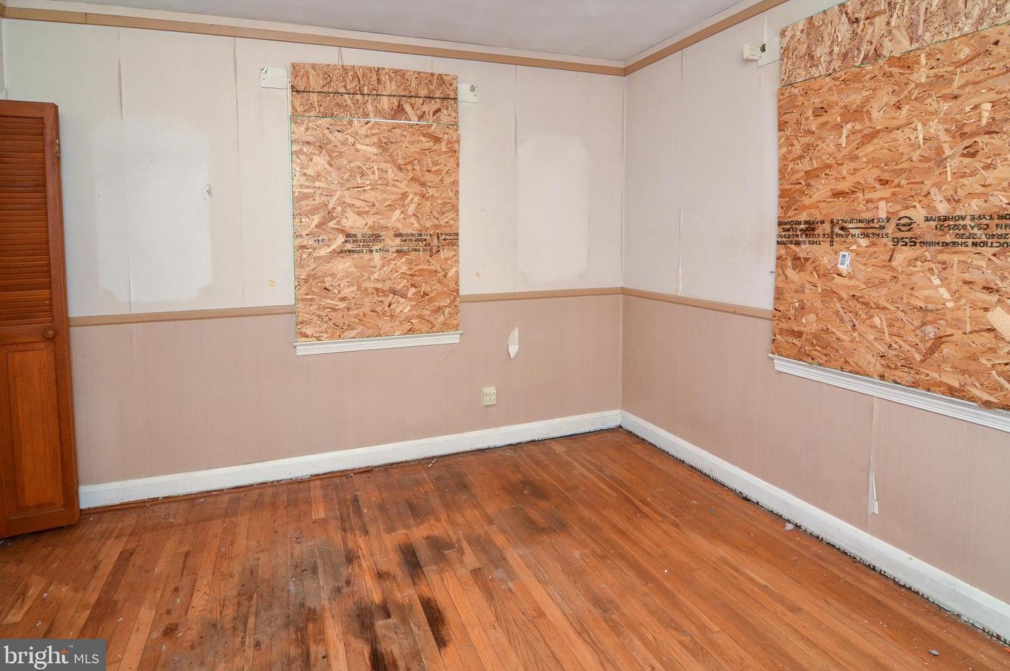 33 Avenal Rd, Baltimore MD  21221-7005 exterior