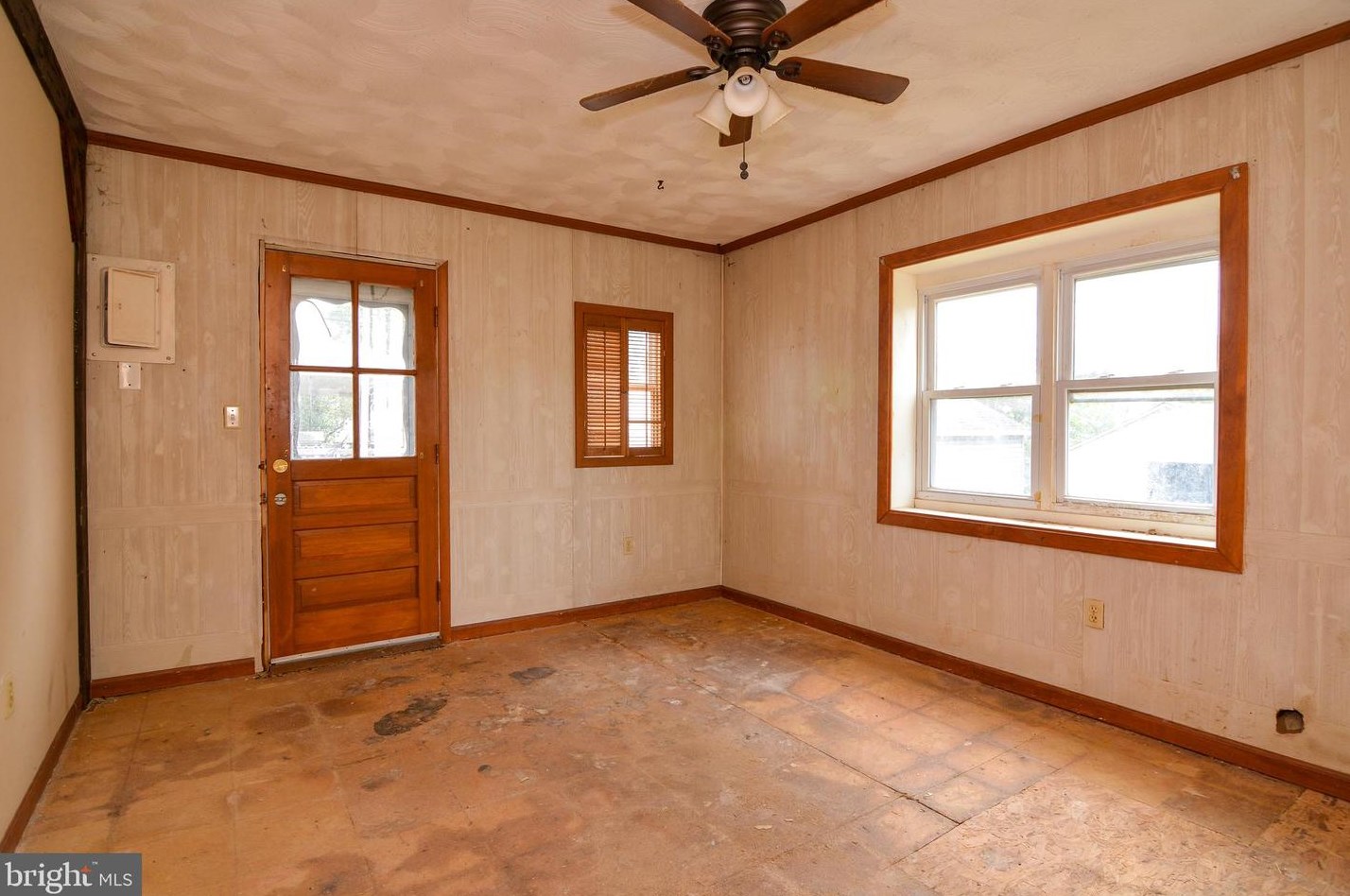 33 Avenal Rd, Baltimore MD  21221-7005 exterior