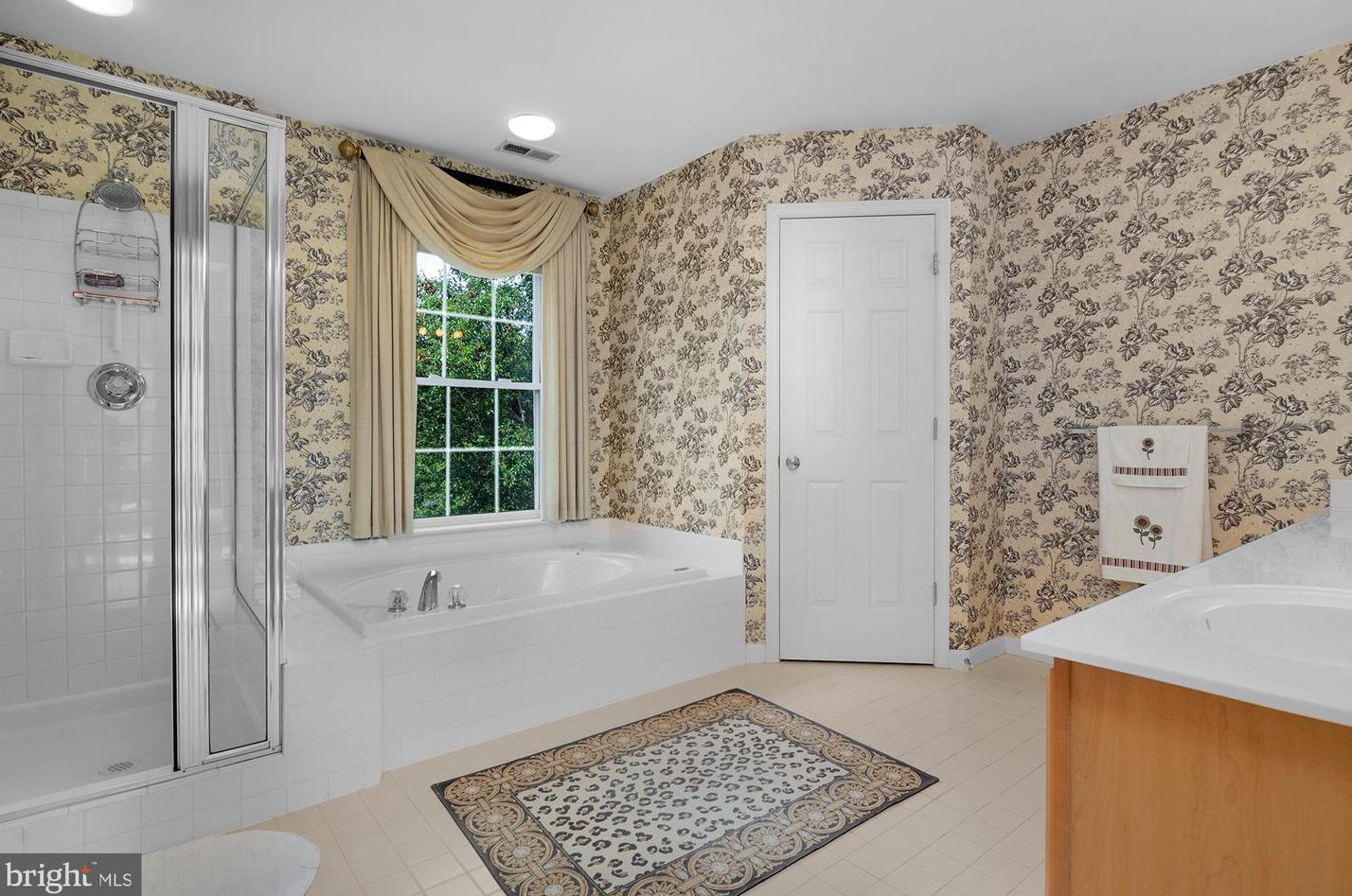 8227 Selwin Ct, Baltimore MD  21237-3361 exterior