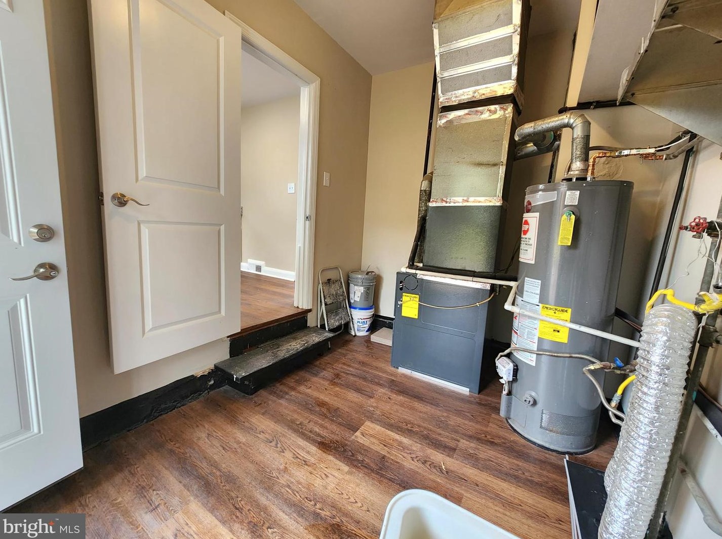 5207 Arbutus Ave, Baltimore MD  21227-2505 exterior