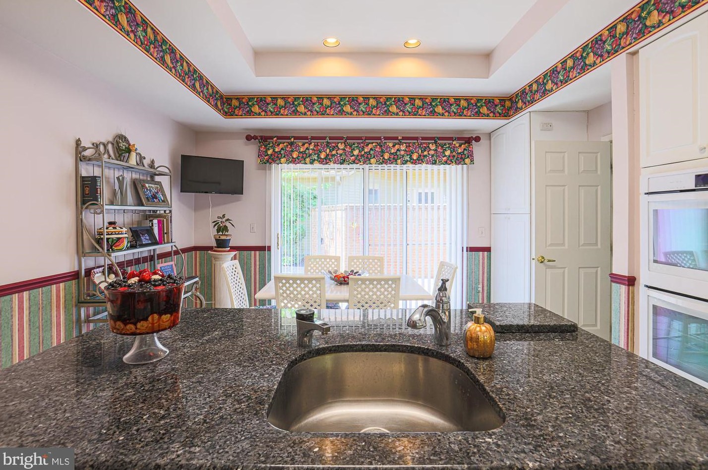 6 Stone Gate Ct, Baltimore MD  21208-1000 exterior