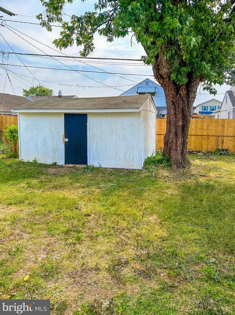 229 Ashwood Rd, Baltimore MD  21222-2302 exterior