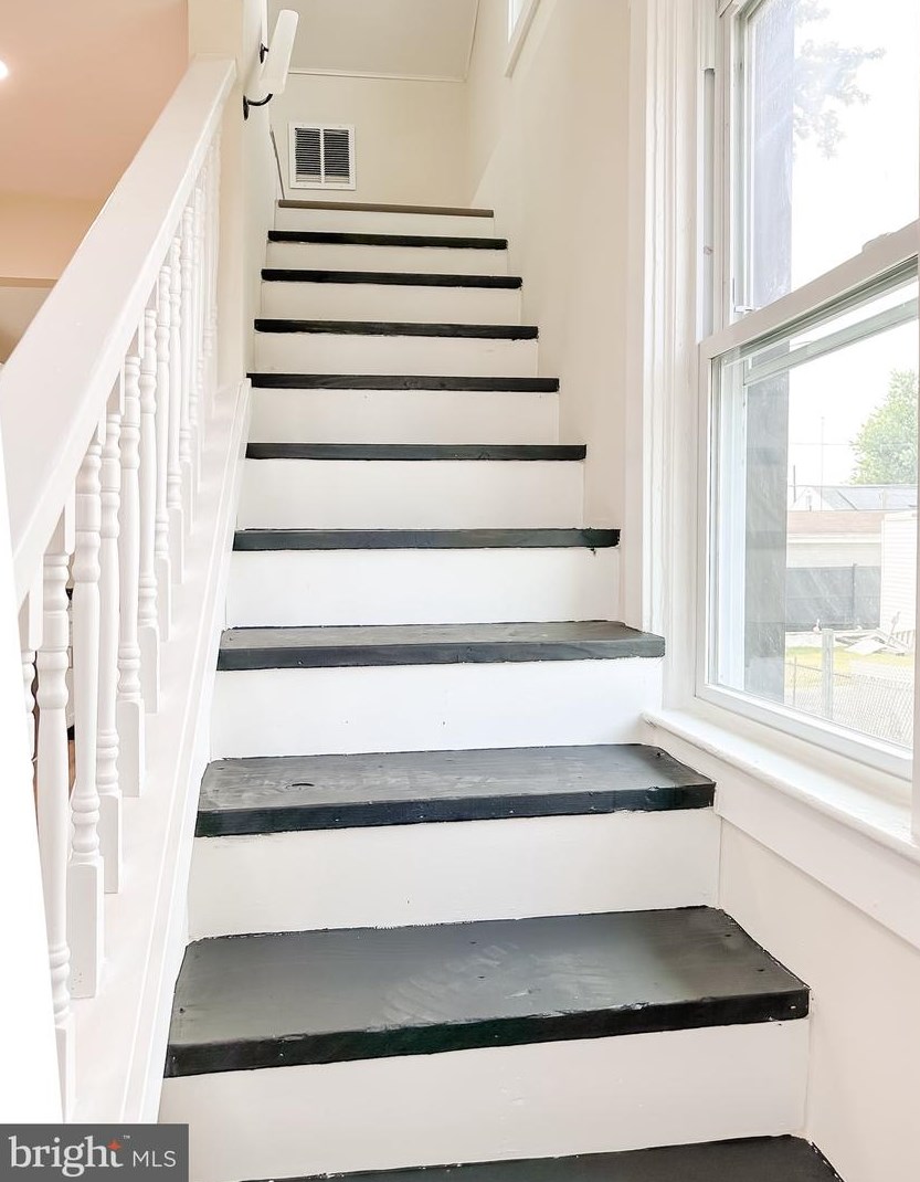 229 Ashwood Rd, Baltimore MD  21222-2302 exterior