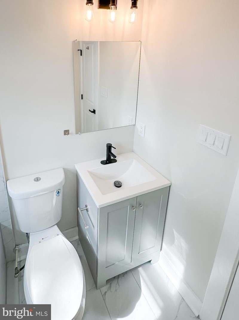 229 Ashwood Rd, Baltimore MD  21222-2302 exterior