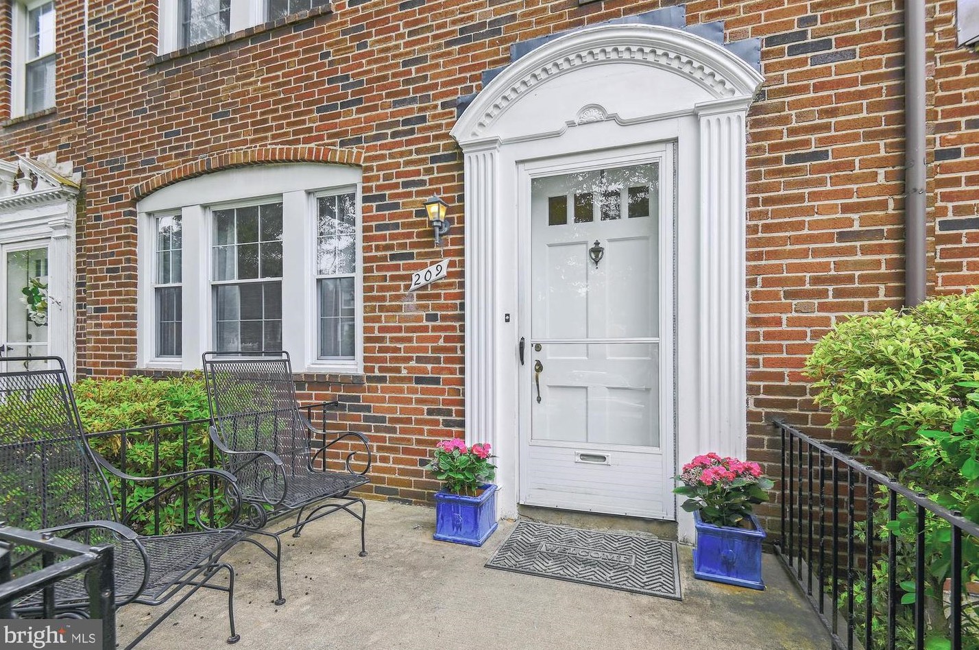 209 Gaywood Rd, Baltimore MD  21212-1710 exterior