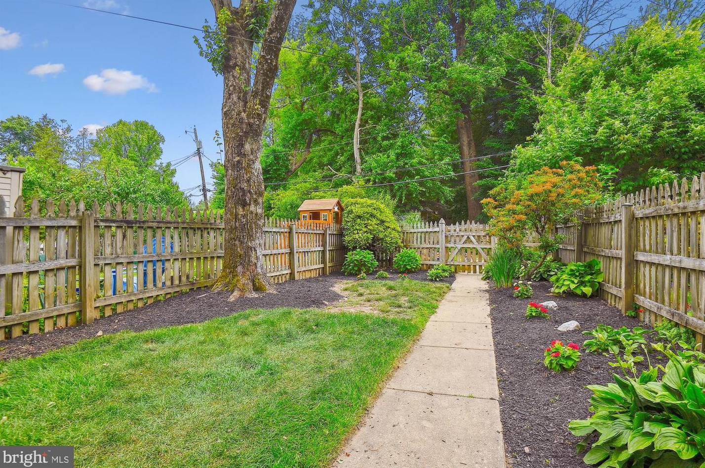 209 Gaywood Rd, Baltimore MD  21212-1710 exterior