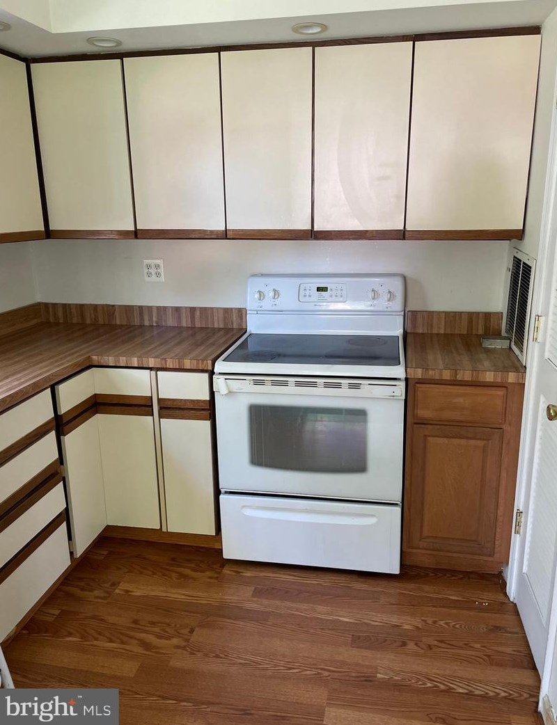 7835 Deboy Ave, Baltimore MD 21222-2718 exterior