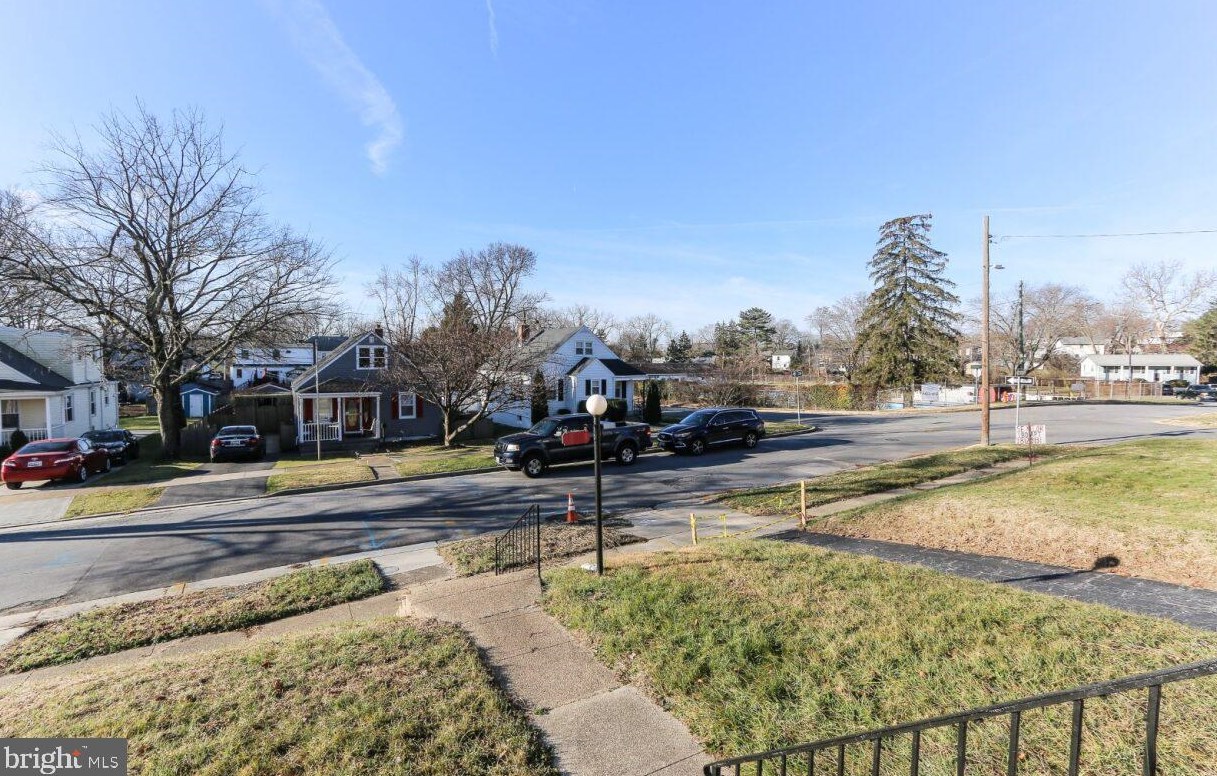 2502 Hillcrest Ave, Baltimore MD  21234-6241 exterior