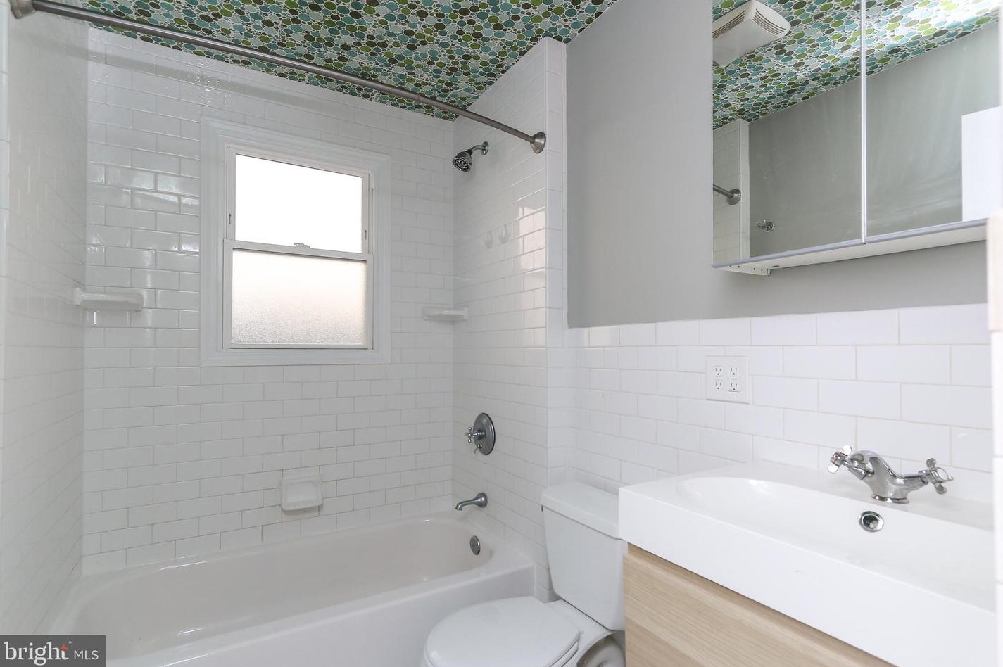 2502 Hillcrest Ave, Baltimore MD  21234-6241 exterior