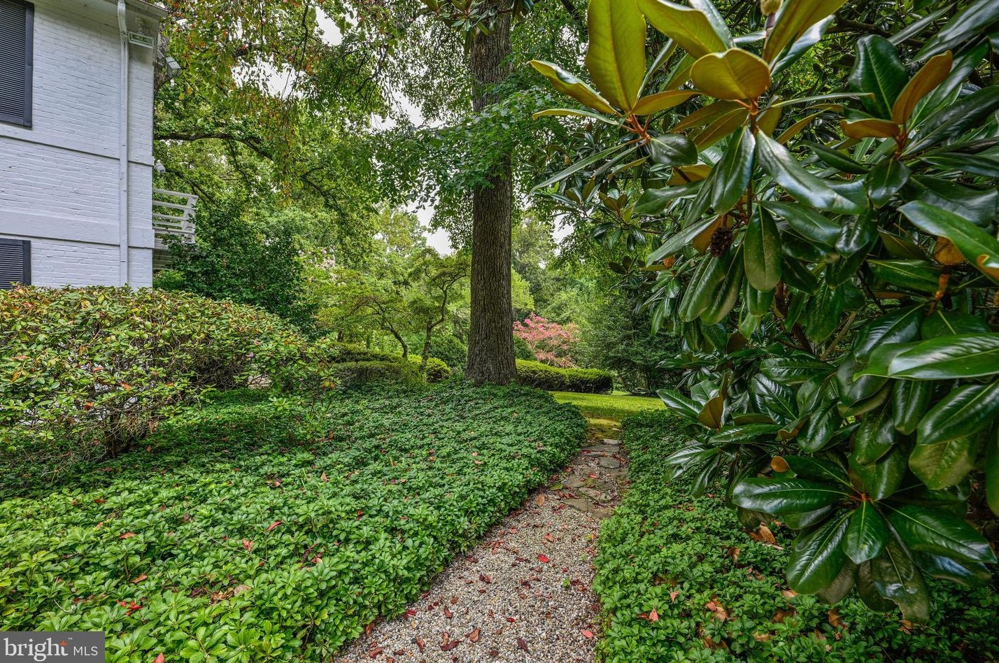 8410 Park Hts Ave, Baltimore MD 21215-6730 exterior