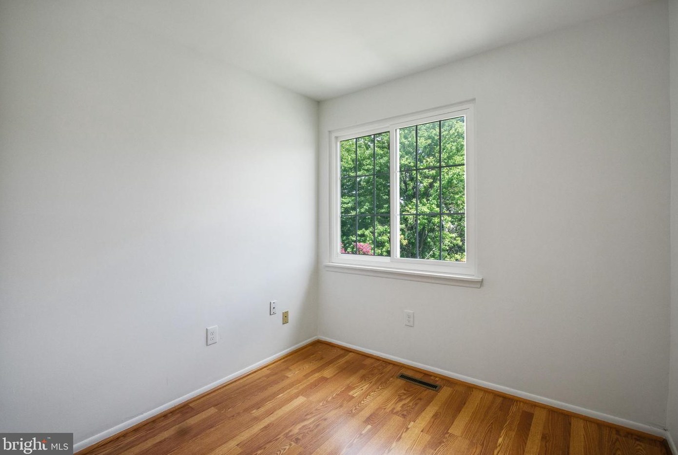 1802 Towson Ave, Baltimore MD 21222-3055 exterior