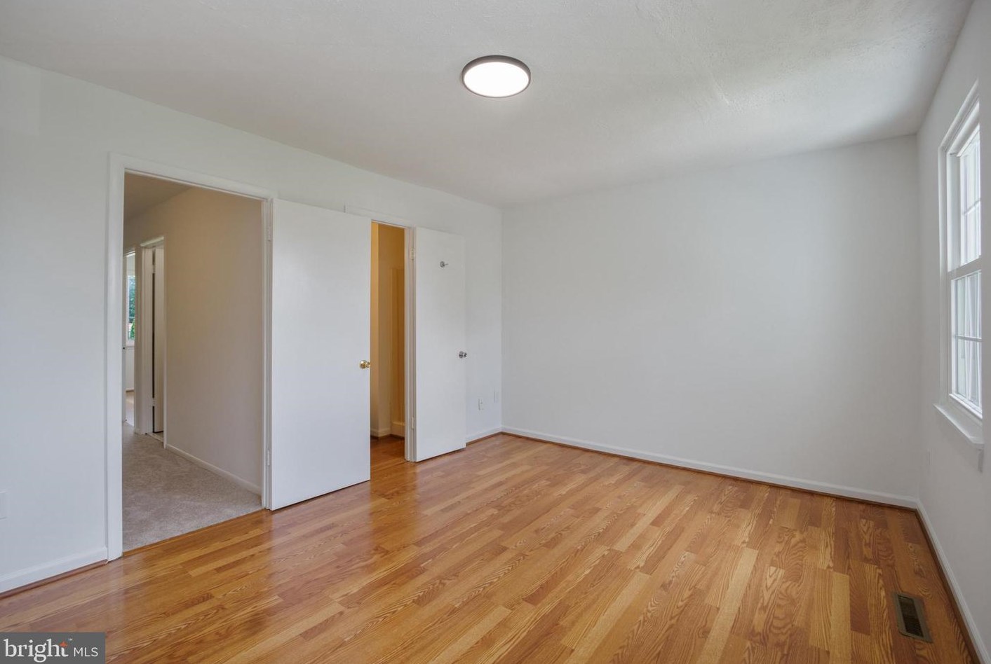 1802 Towson Ave, Baltimore MD 21222-3055 exterior