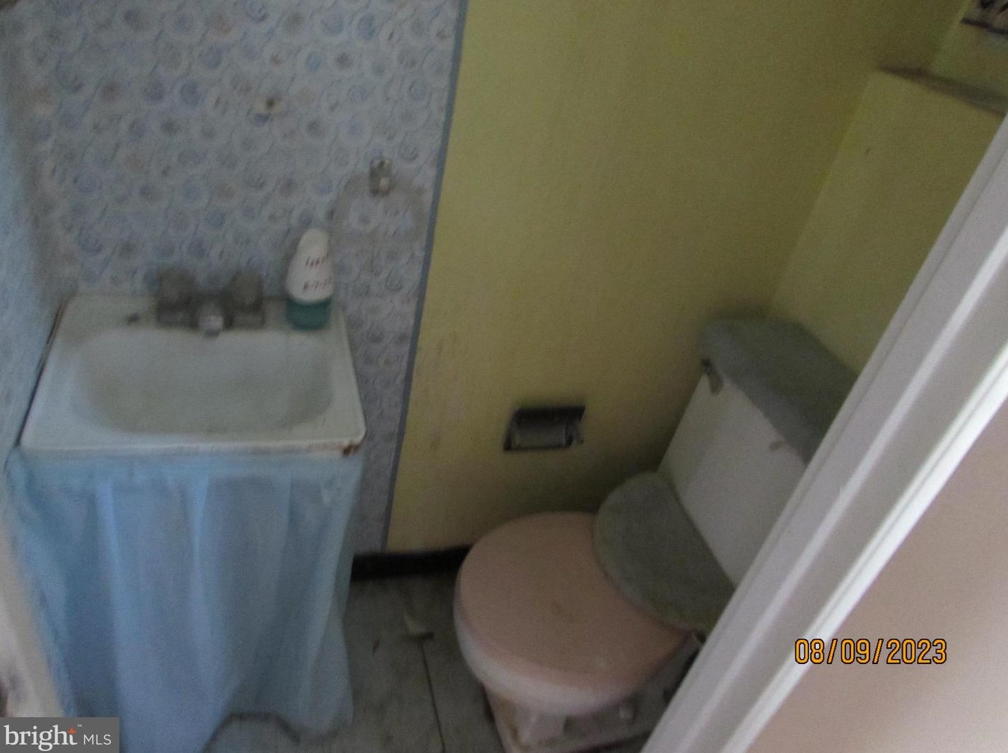 1843 Wycliffe Rd, Baltimore MD 21234-6237 exterior