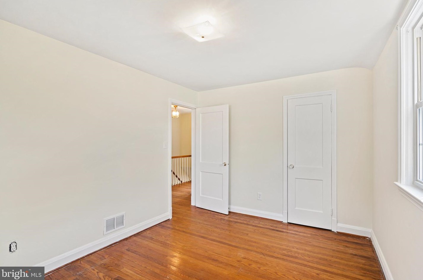 1606 Thetford Rd, Baltimore MD 21286-8130 exterior