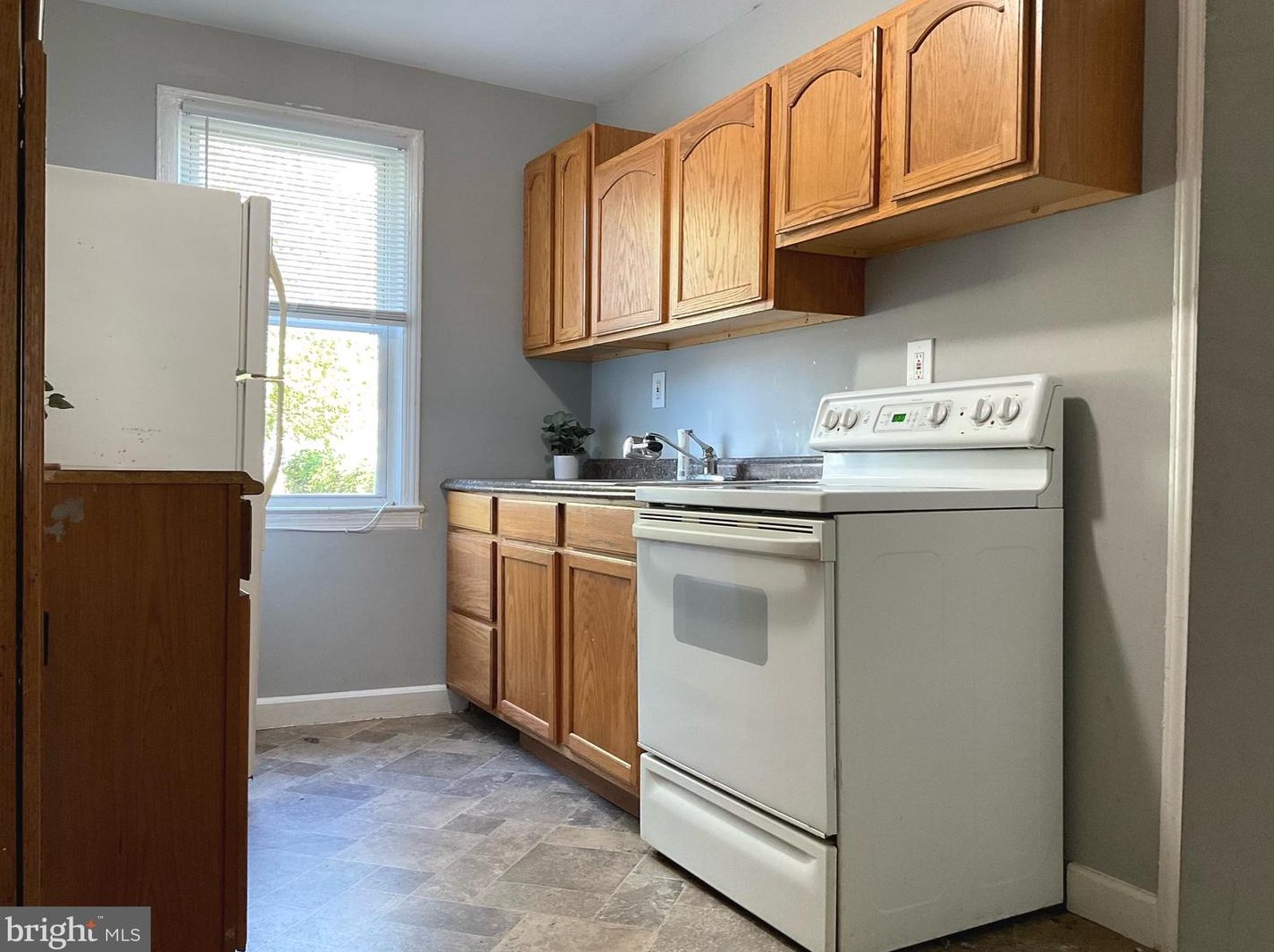 320 Sollers Point Rd, Baltimore MD  21222-6168 exterior