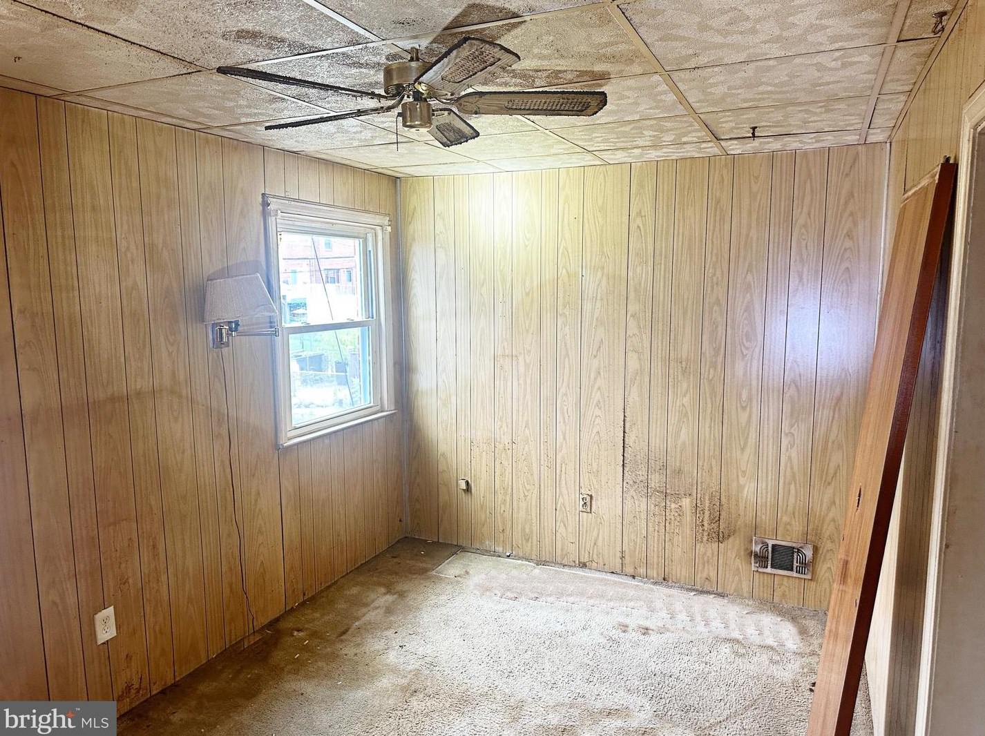 8146 Gray Hvn Rd, Baltimore MD  21222-3450 exterior