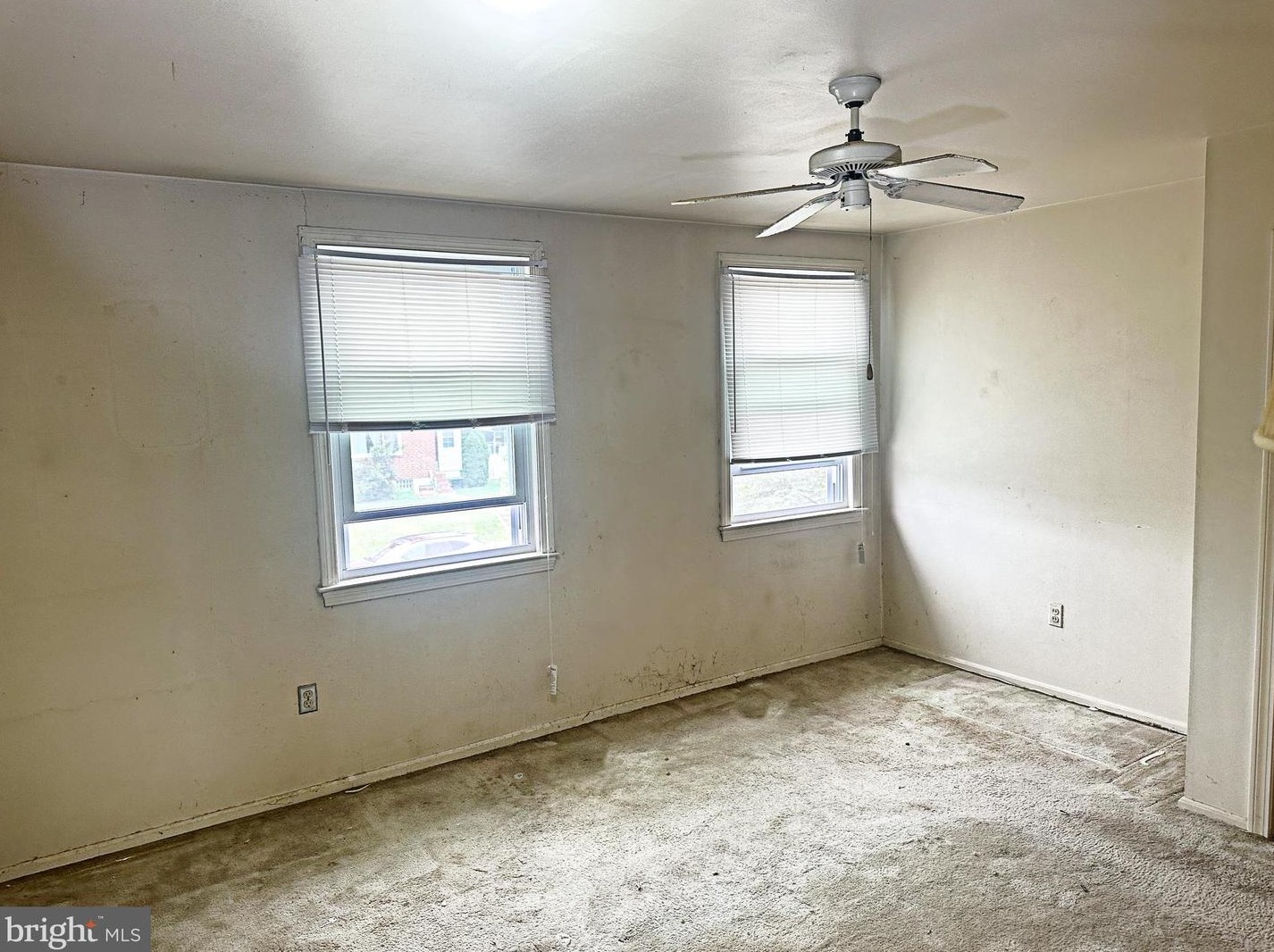 8146 Gray Hvn Rd, Baltimore MD  21222-3450 exterior