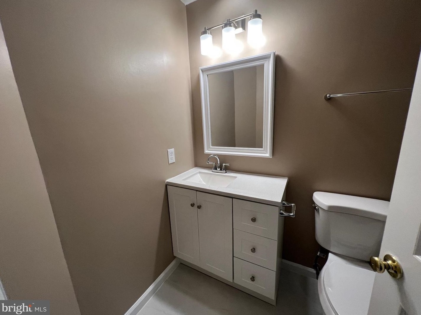 8248 Berryfield Dr, Baltimore MD  21236-5510 exterior