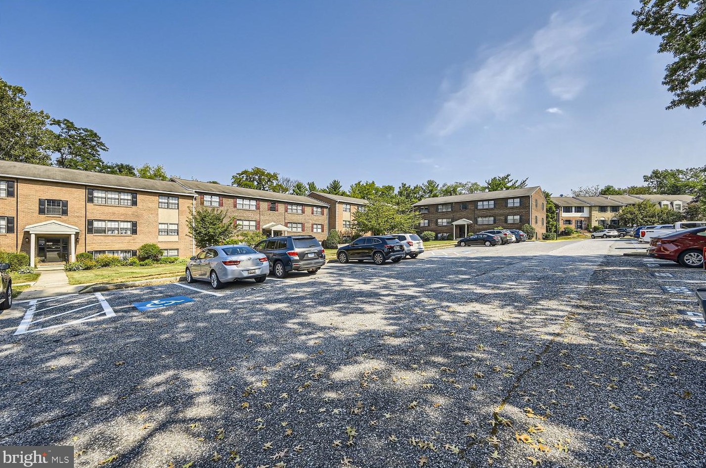 26 Alanbrooke Ct, Baltimore MD  21204-2713 exterior