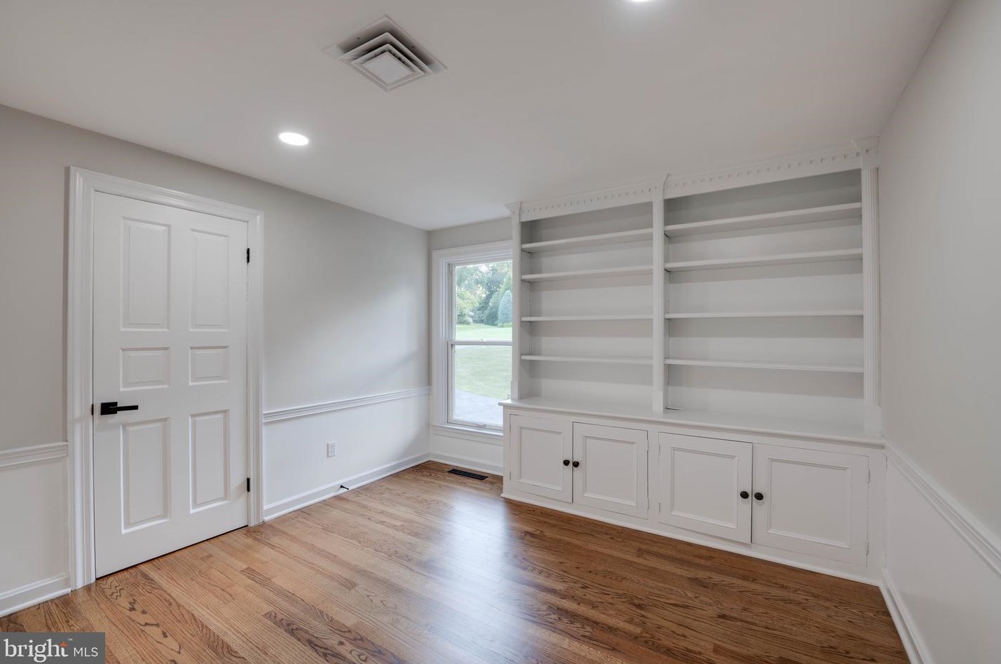 1125 Gypsy Ln, Baltimore MD  21286-1463 exterior