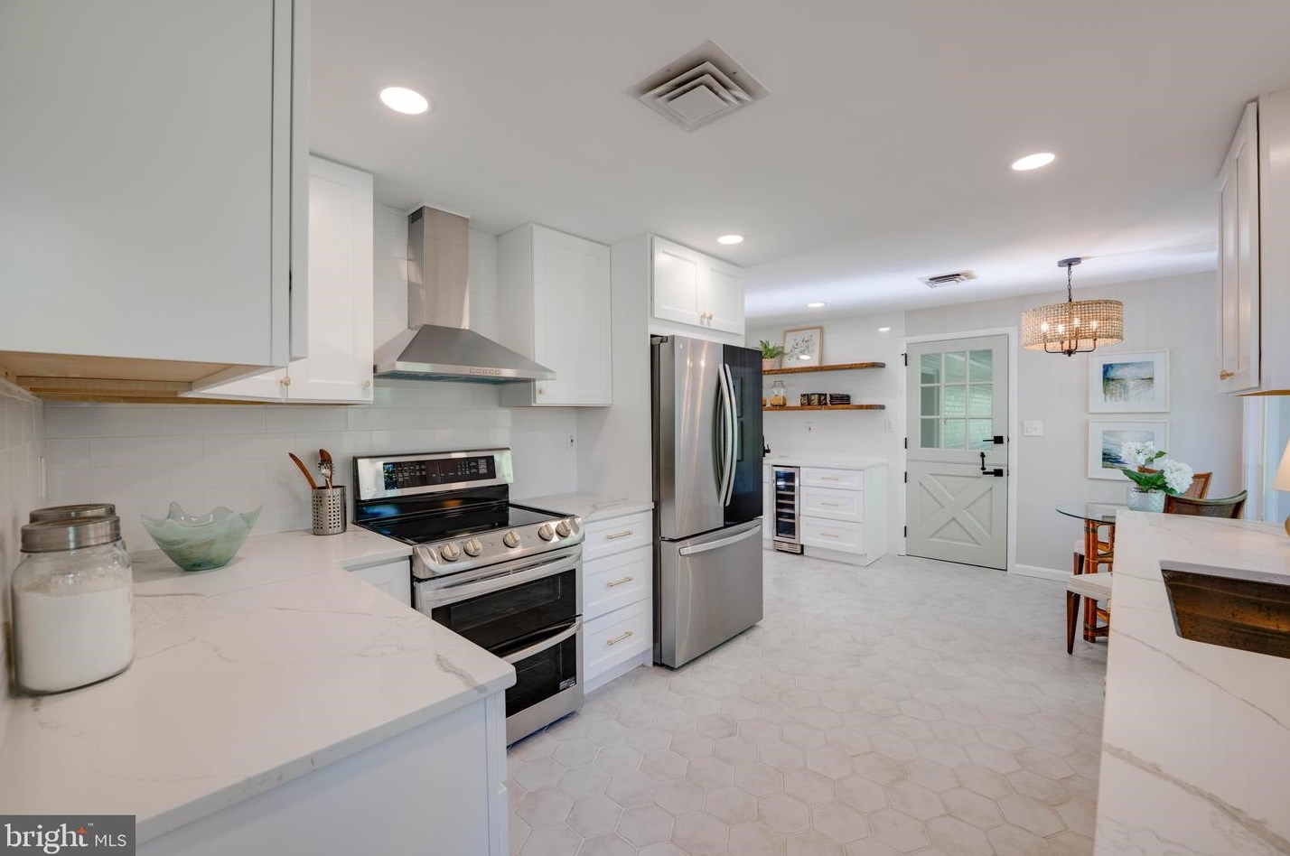 1125 Gypsy Ln, Baltimore MD  21286-1463 exterior