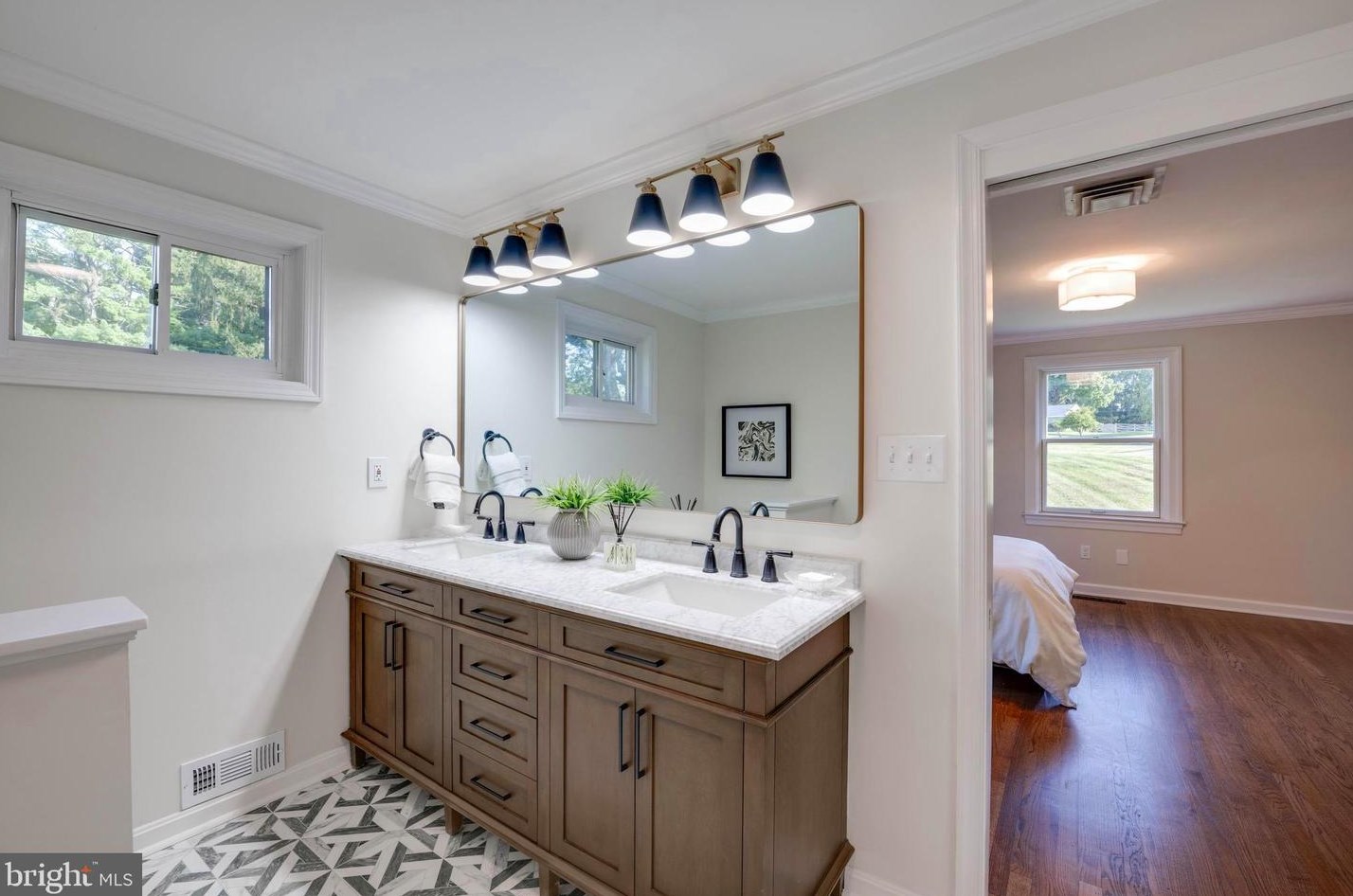 1125 Gypsy Ln, Baltimore MD  21286-1463 exterior