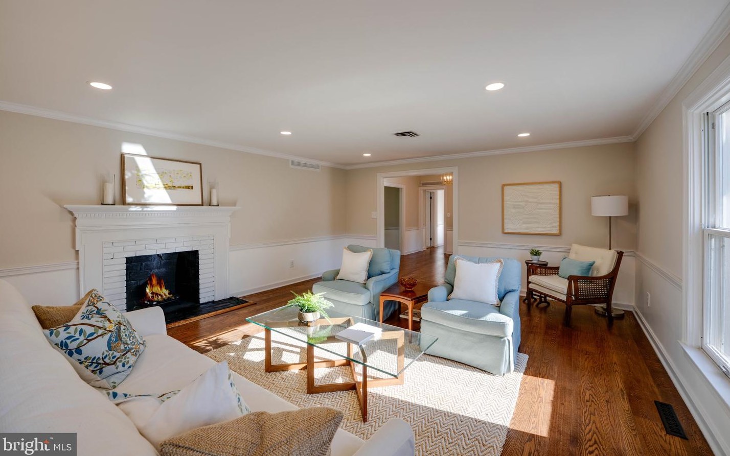 1125 Gypsy Ln, Baltimore MD  21286-1463 exterior