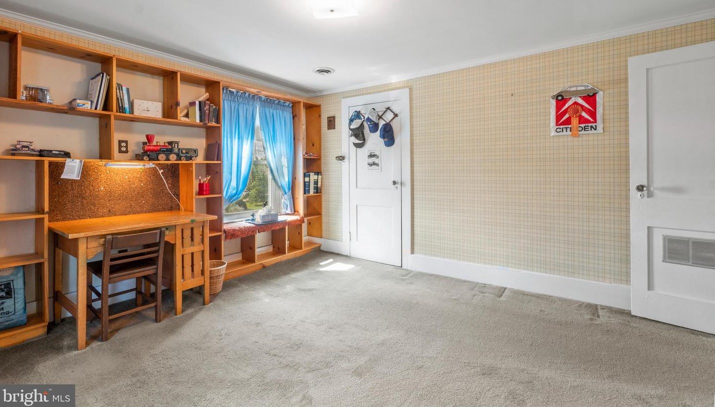 509 Academy Rd, Baltimore MD  21228-1813 exterior