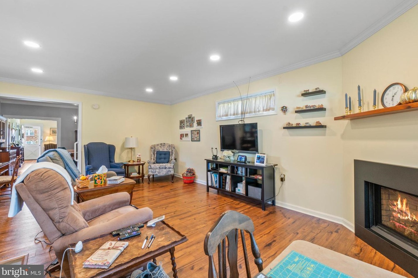 509 Academy Rd, Baltimore MD  21228-1813 exterior