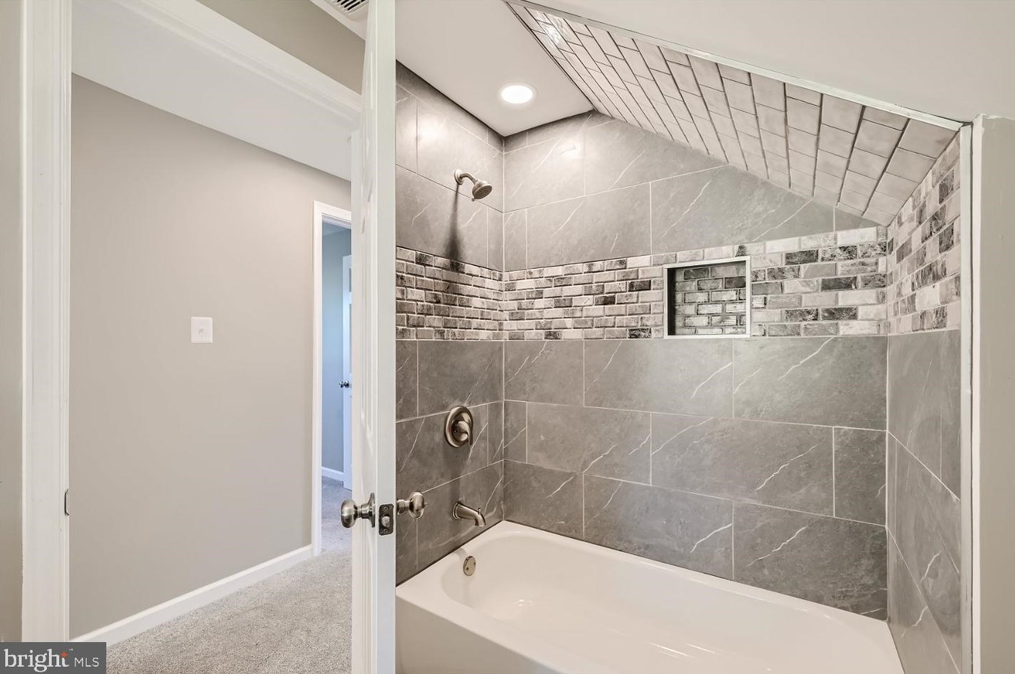 208 Margaret Ave, Baltimore MD  21221-6704 exterior