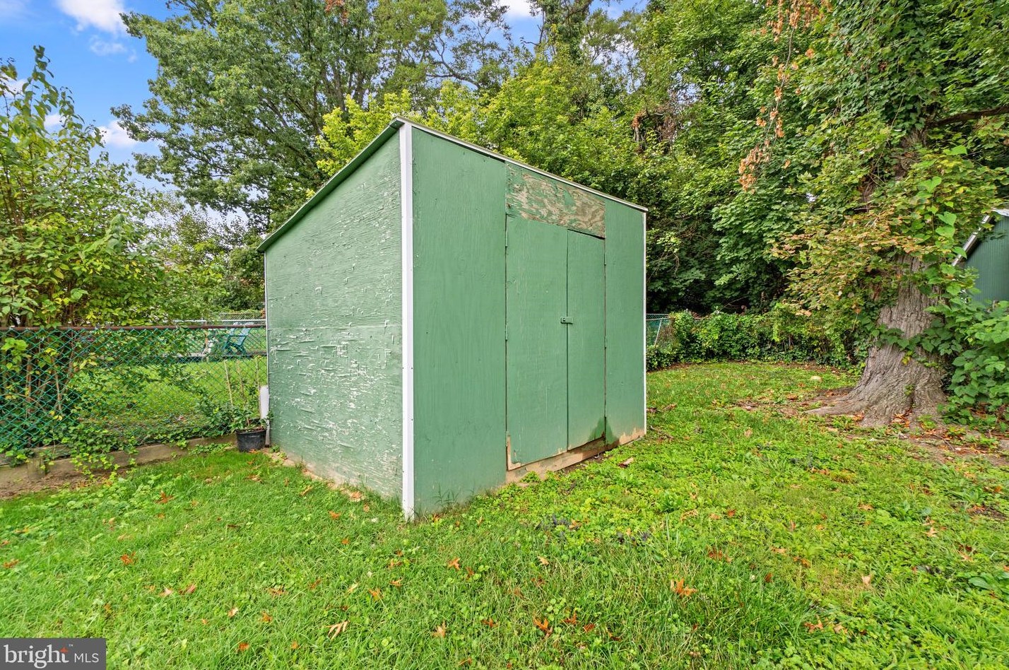 1606 Yakona Rd, Baltimore MD 21286-2348 exterior