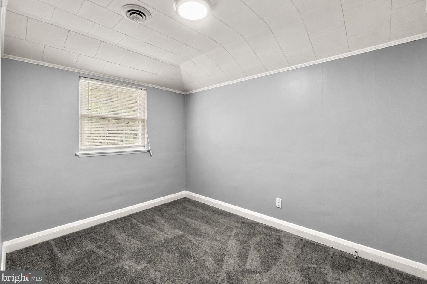 1606 Yakona Rd, Baltimore MD 21286-2348 exterior