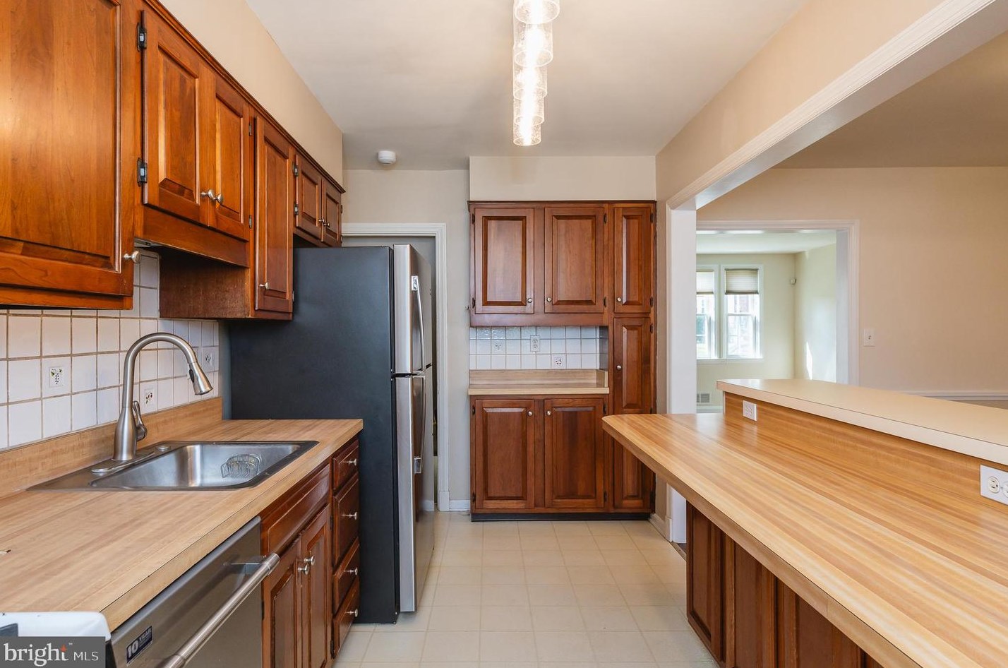 341 Stratford Rd, Baltimore MD  21228-1845 exterior
