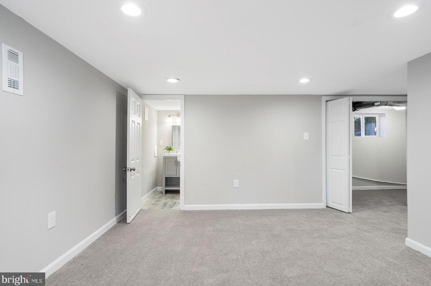 2710 Linwood Ave, Baltimore MD  21234-5629 exterior