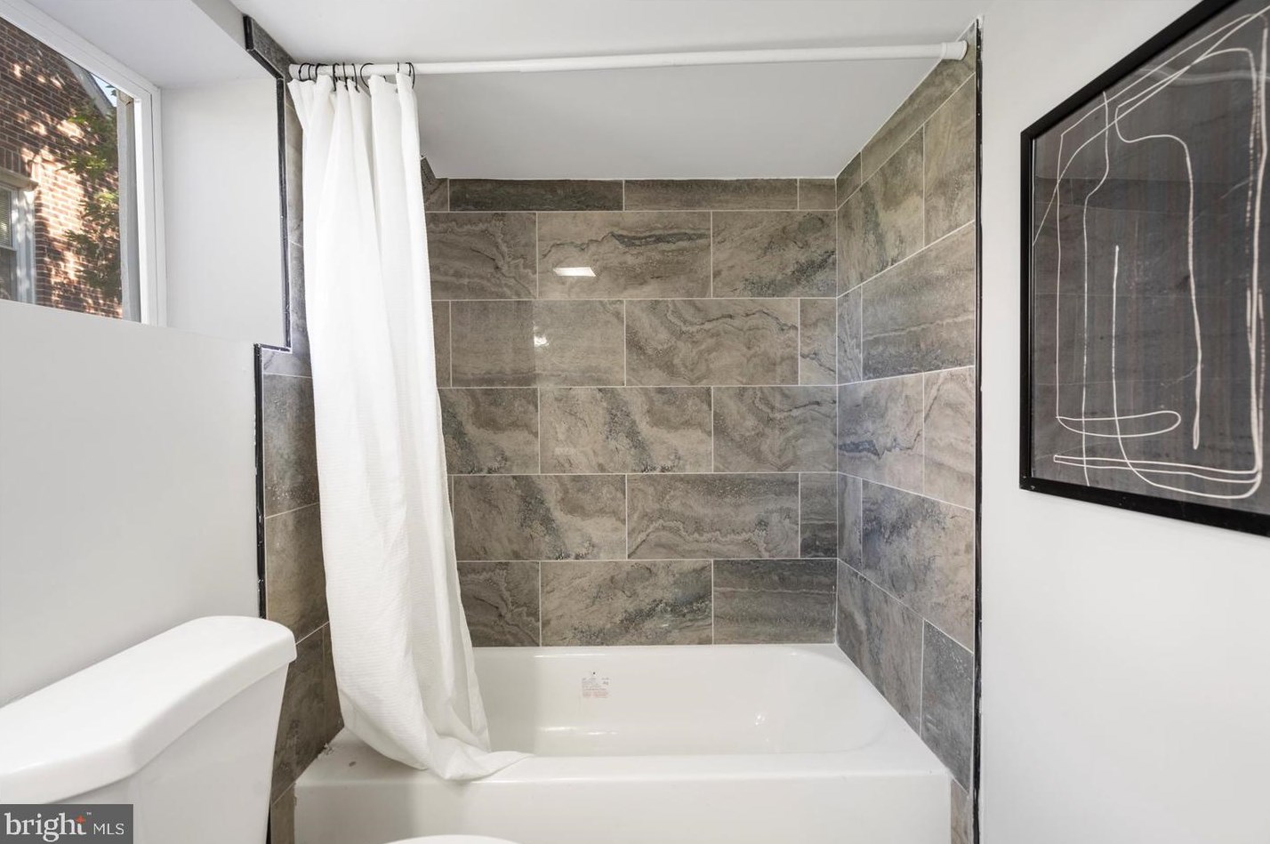 2710 Linwood Ave, Baltimore MD  21234-5629 exterior