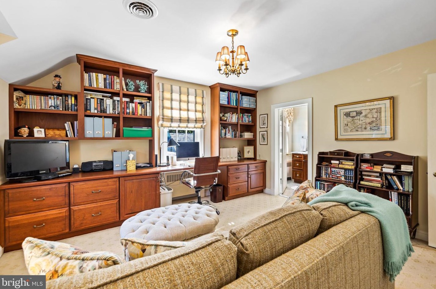 12 Meadow Rd, Baltimore MD 21225-2642 exterior