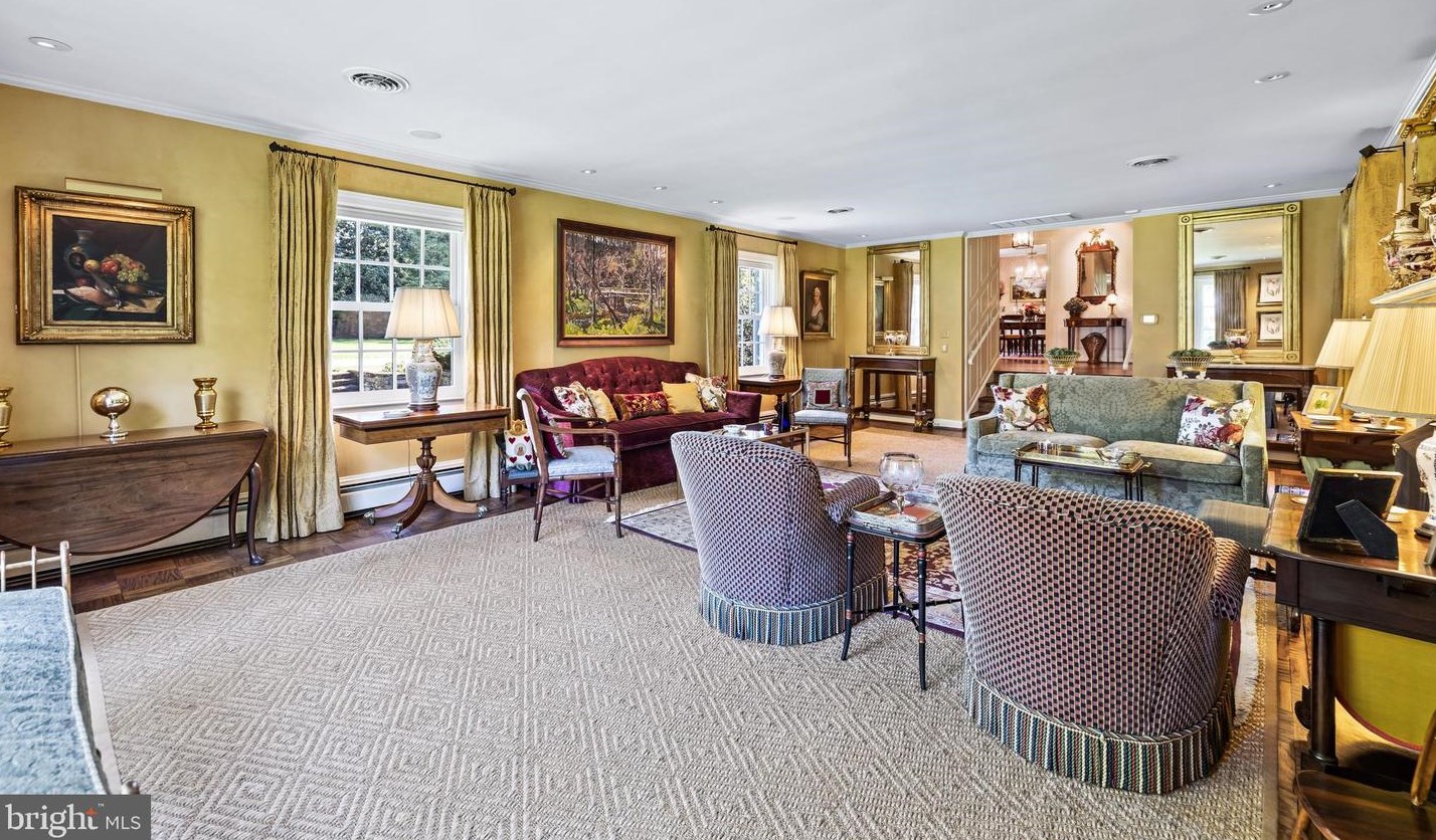 12 Meadow Rd, Baltimore MD 21225-2642 exterior