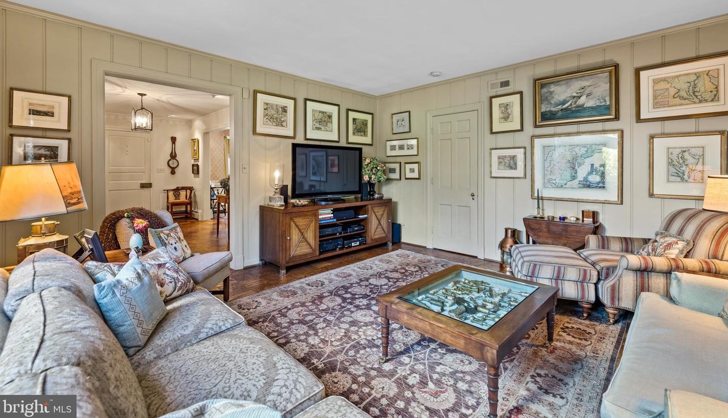 12 Meadow Rd, Baltimore MD 21225-2642 exterior