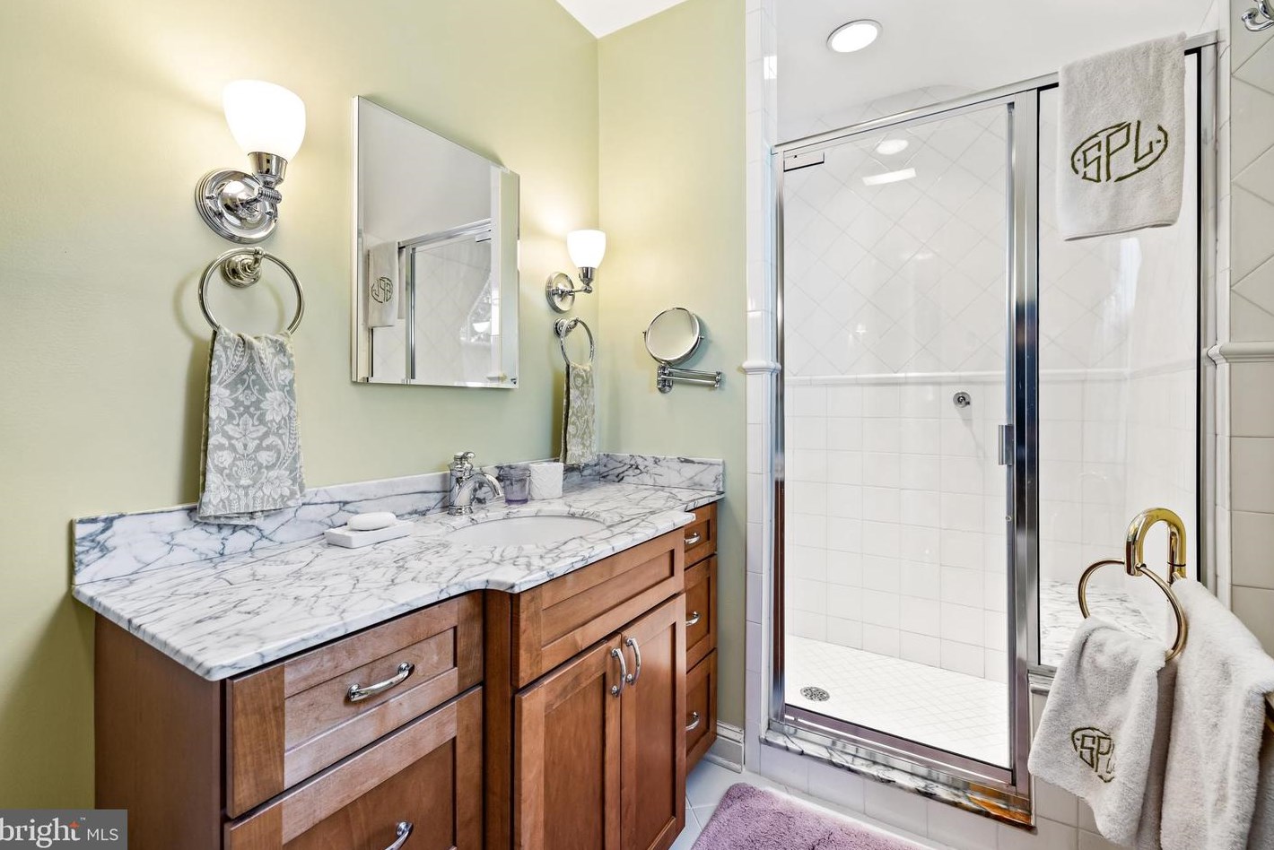 12 Meadow Rd, Baltimore MD 21225-2642 exterior