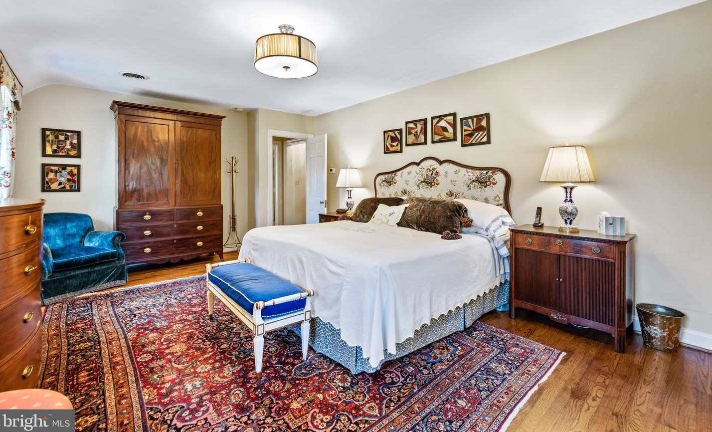 12 Meadow Rd, Baltimore MD 21225-2642 exterior