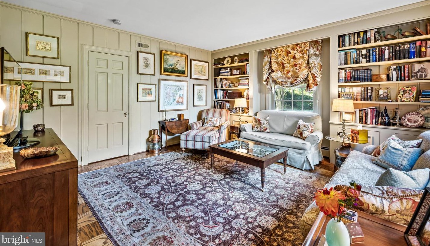 12 Meadow Rd, Baltimore MD 21225-2642 exterior