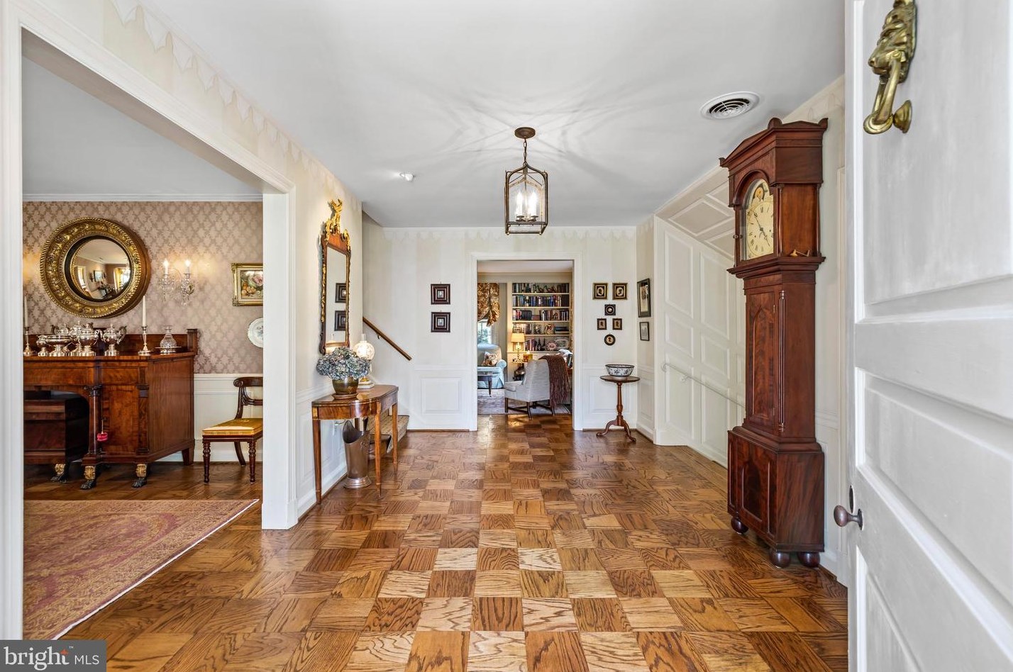 12 Meadow Rd, Baltimore MD 21225-2642 exterior